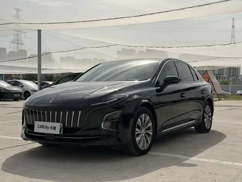 Hongqi E-QM5 2024