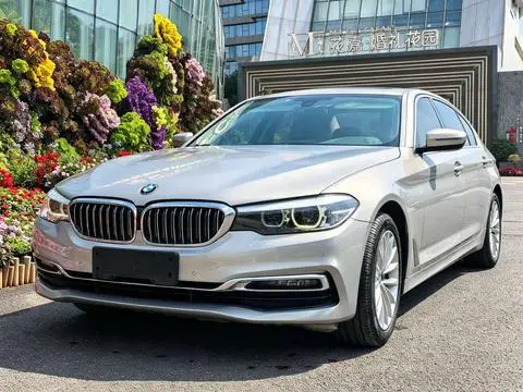 BMW 5 Series 2019 — фото 1