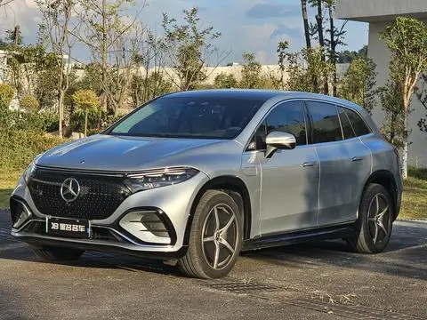 Mercedes-Benz EQS SUV 2023