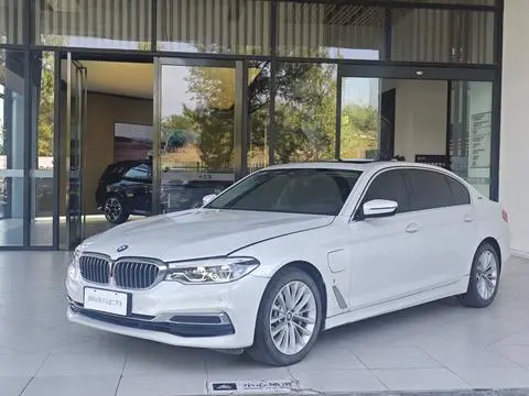 BMW 5 Series PHEV 2019 — фото 1