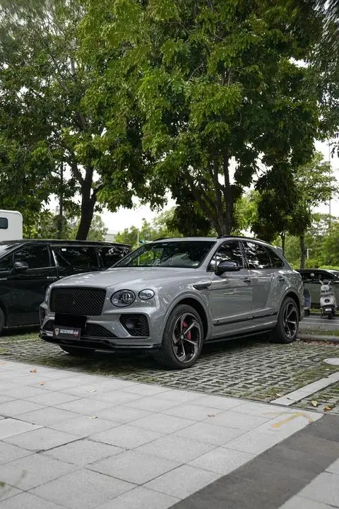 Bentley 添越 2022
