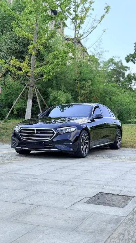 Mercedes-Benz E-Class 2024
