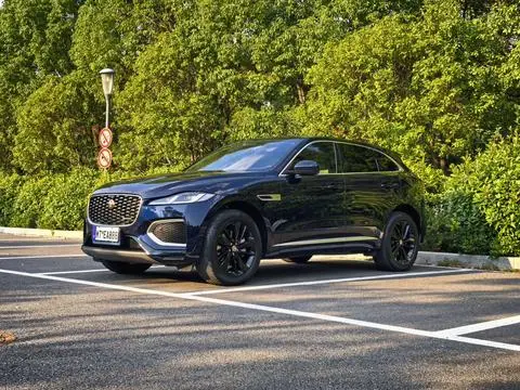 Jaguar F-PACE 2021