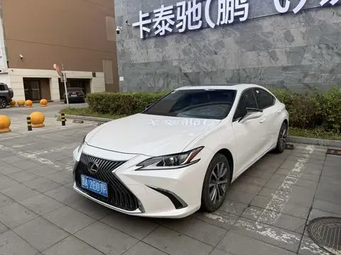 Lexus ES 2018