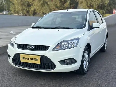 Ford Focus 2014 — фото 1