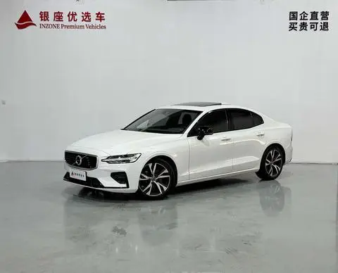 Volvo S60 2020 — фото 1
