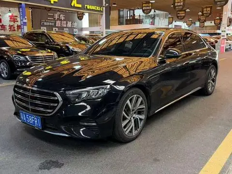 Mercedes-Benz E-Class 2024 — фото 1