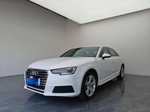 Audi A4L 2017 — фото 1