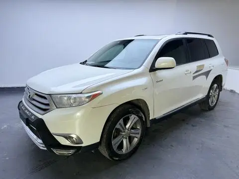 Toyota Highlander 2012 — фото 1