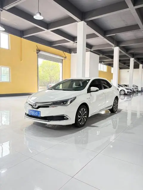 Toyota Corolla 2017 — фото 1