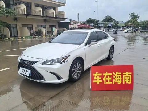 Lexus ES 2024