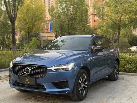 Volvo XC60 2021 — фото 1