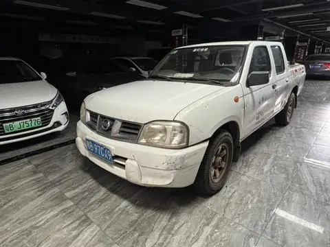 Nissan D22 2013