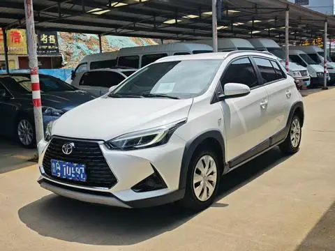 Toyota YARIS L 2021