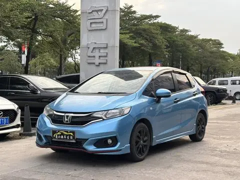 Honda Fit 2018 — фото 1