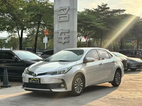 Toyota Corolla 2017 — фото 1