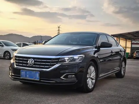 Volkswagen Passat 2019 — фото 1