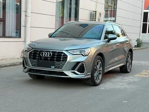 Audi Q3 2022 — фото 1