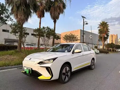 Dongfeng E70 2023