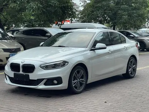 BMW 1 Series 2019 — фото 1