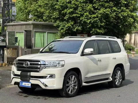 Toyota 兰德酷路泽 2015