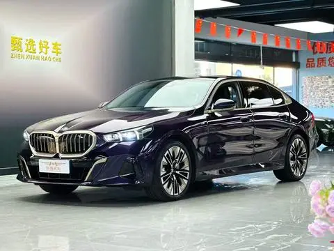BMW 5 Series 2024 — фото 1