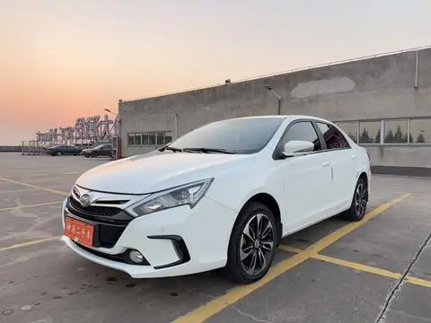 BYD 秦DM 2015
