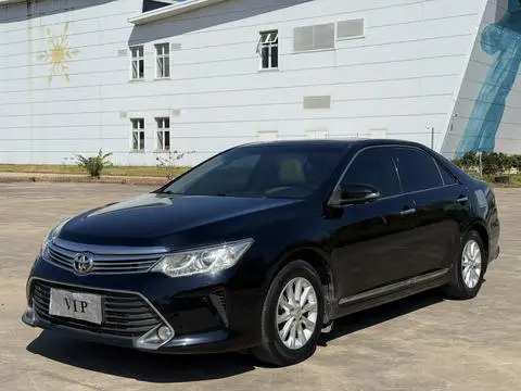 Toyota Camry 2015 — фото 1