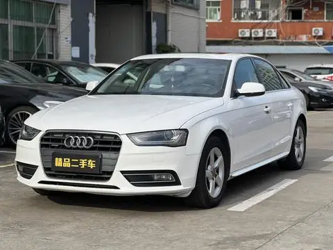 Audi A4L 2013 — фото 1
