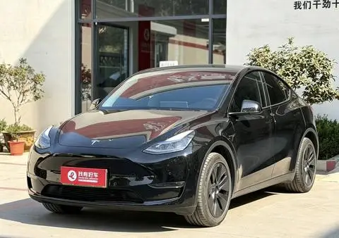 Tesla Model Y 2023 — фото 1