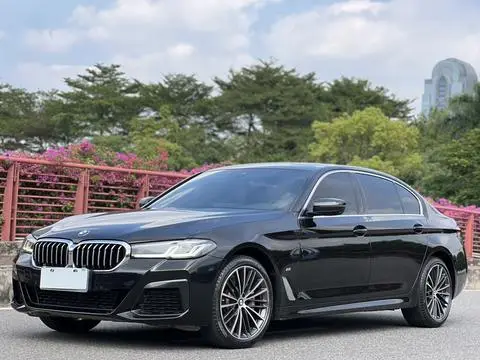 BMW 5 Series 2021 — фото 1