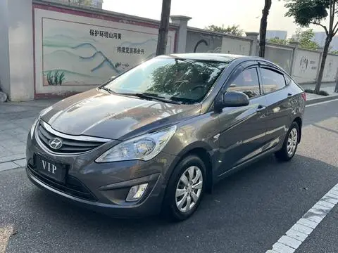 Hyundai 瑞纳 2010