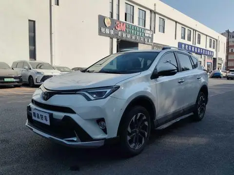 Toyota RAV4 2018 — фото 1