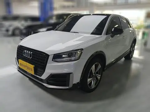 Audi Q2L 2020