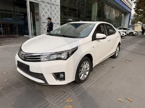 Toyota Corolla 2014 — фото 1