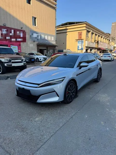 BYD Han L DM 2025