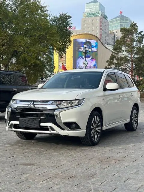 Mitsubishi 欧蓝德 2021