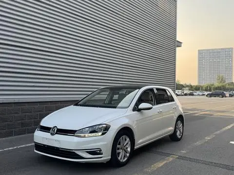 Volkswagen Golf 2018 — фото 1