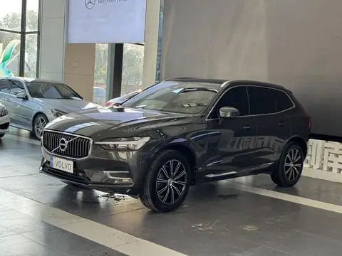 Volvo XC60 2021 — фото 1