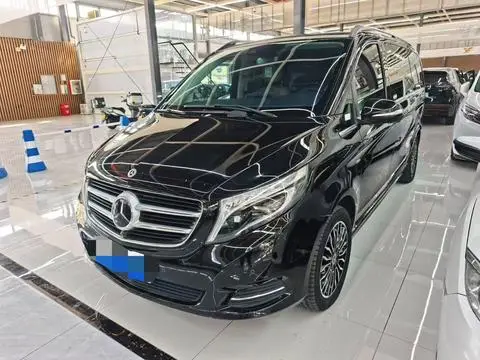 Mercedes-Benz V-Class 2018 — фото 1