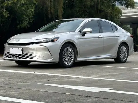 Toyota Camry 2026 — фото 1