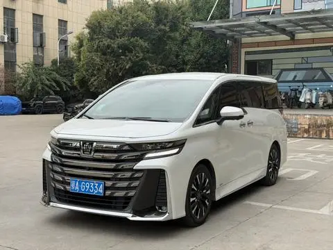 Toyota Alphard 2024 — фото 1