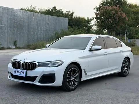 BMW 5 Series 2022 — фото 1