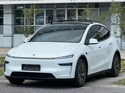 Tesla Model Y L 2025
