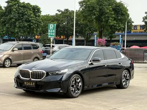 BMW 5 Series 2025
