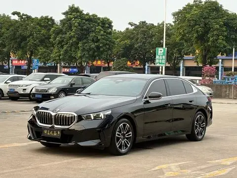 BMW 5 Series 2025