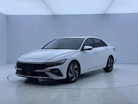 Hyundai Elantra 2023