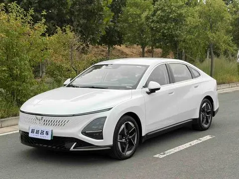 Wuling 星光PHEV 2024 — фото 1