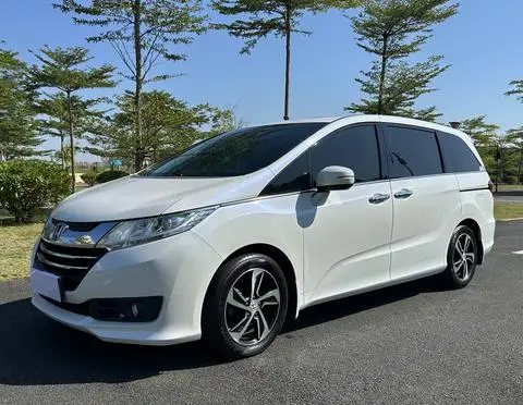 Honda 奥德赛 2015 — фото 1