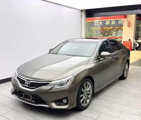 Toyota Reiz 2013